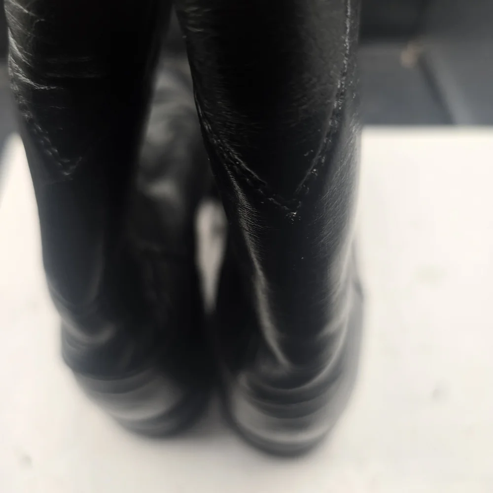 Justin Boots Classic Black‎ Leather Heeled Boots